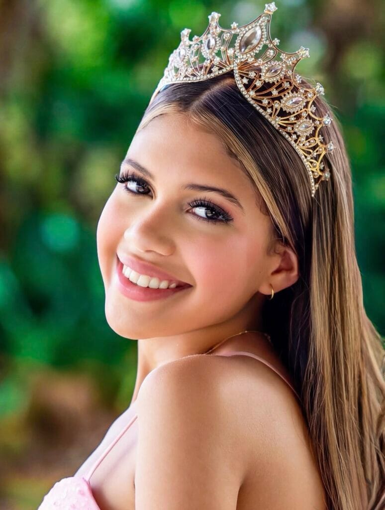 Quinceañera portrait by Sarlen Studios